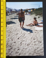 #21   Man On Vacation - On The Beach In A Bathing Suit / Homme En Vacances - Sur La Plage En Maillot De Bain - Personas Anónimos