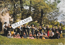 LA TOUR D'AUVERGNE - GROUPE FOLKLORIQUE - Autres & Non Classés