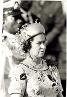 S.M LA Reine ELYSABETH II  Nairobi 1983. - Personalidades Famosas