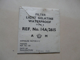 FILTER LIGHT GELATINE WATERPROOF - Filtre Léger Gélatine étanche (pour Masque à Gaz) 1943 - Supplies And Equipment