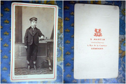 PHOTO CDV JEUNE GARCON ET SA CASQUETTE  MODE Cabinet MARTIN A LIMOGES - Old (before 1900)