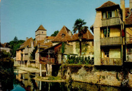 SALIES-DE-BEARN    ( PYRENEES ATLANTIQUES )   LA VIEILLE VILLE EN BORDURE DU SALEYS - Salies De Bearn