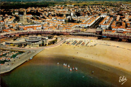 ROYAN     ( CHARENTE MARITIME )    VUE GENERALE SUR LE CASINO , L ' EGLISE ET LE CENTRE DE LA VILLE - Royan