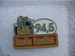 Pin's Radio BASILISK 94,5Mhz - Medios De Comunicación