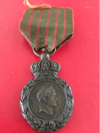 TRES BELLE MEDAILLE SAINT HELENE - NAPOLEON 1 EMPEREUR. - Antes De 1871