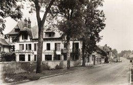 58 :   La Celle Sur Loire  : Le Chateau Et La Route Bleue  : SM Petit Format  ///  Ref. Mai 24 ///  N° 29.780 - Andere & Zonder Classificatie