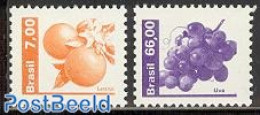 Brazil 1981 Fruits 2v, Mint NH, Nature - Fruit - Wine & Winery - Ungebraucht