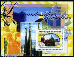 Guinea, Republic 2007 Cathedrals, Pope S/s, Mint NH, Religion - Churches, Temples, Mosques, Synagogues - Pope - Eglises Et Cathédrales