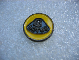 Pin's Du Logo Des Automobiles LOTUS - Other & Unclassified