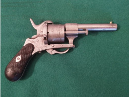 Revolver  A Broches Type Lefauchaux 1860. - Armes Neutralisées