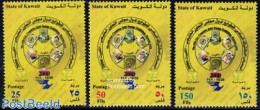 Kuwait 2000 Stamp Exposition 3v, Mint NH, Stamps On Stamps - Briefmarken Auf Briefmarken