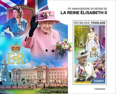 Togo 2022 70th Anniversary Of Reign Of Queen Elizabeth II, Mint NH, History - Kings & Queens (Royalty) - Koniklijke Families