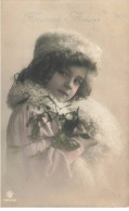 AHCP13-0053- GRETE REINWALD AVEC CHAPEAU ET FLEURS HEUREUSE ANNEE - Portretten