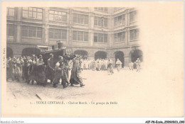 AIFP8-ECOLE-0846 - Ecole Centrale - Chahut Cube - Un Groupe Du Défilé  - Schools