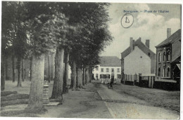 Bourgeois Place De L'Eglise Circulée En 1917 Avec Cachet Militaire Voir Verso - Rixensart