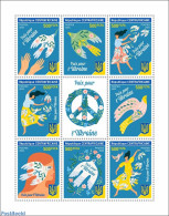 Central Africa 2022 Peace For Ukraine, Mint NH, History - Nature - Peace - Pigeons - Zentralafrik. Republik