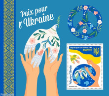 Central Africa 2022 Peace For Ukraine, Mint NH, History - Nature - Peace - Flowers & Plants - Pigeons - República Centroafricana