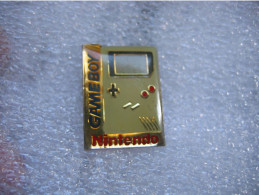 Pin's D'une Gameboy De Chez Nintendo - Jeux