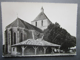 CP 24 Dordogne SAINT MEARD De GURCON - L'église , Cycliste  Vers 1950 - Sonstige & Ohne Zuordnung