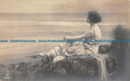 R132100 Old Postcard. Woman Near The Sea. B. Hopkins - World