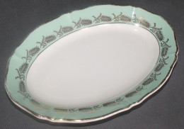 Lot 12 - 1 Ravier En Faïence CERANORD SAINT AMAND, Modèle PICARDIE Blanc Vert Et Dorure Encore Belle. 21cm X 15cm. - Borden