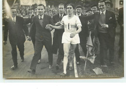 Carte-Photo - Athlétisme - Championnat De France 1928 Ou JO De 1924 à Colombes - Tour Du Vainqueur - Atletica