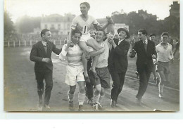 Carte-Photo - Athlétisme - Championnat De France 1928 Ou JO De 1924 à Colombes - Tour Du Vainqueur - Athletics
