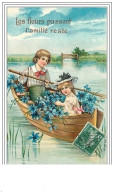 Carte Gaufrée - Les Fleurs Passent L'amitié Reste - Enfants Dans Une Barque - Andere & Zonder Classificatie