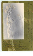 Carte Gaufrée - Jeune Femme - 1900-1949