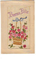 Carte Brodée - Bonne Fête - Panier Rempli De Fleurs - Bestickt