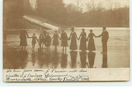 Tchéquie - PRAGUE - Château Kinsky - Groupe Sur Des Patins à Glace - Tchéquie