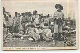 Indonésie - Curio Sellers At The Pier - Batavia Harbour - Indonésie