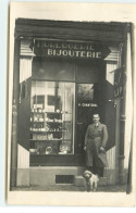 Carte Photo - Bijouterie, Horlogerie H. Chantebel - Chien - Magasins