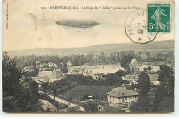 INCHEVILLE - Le Dirigeable Zodiac Passant Sur Le Village - Zeppelin - Autres & Non Classés