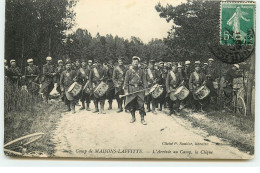 Camp De MAISONS-LAFFITTE - L'Arrivée Au Camp -La Clique - Fanfare Militaire - Maisons-Laffitte