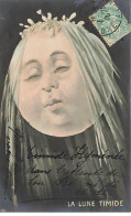 Fantaisie - La Lune Timide - Clair De Lune Humanisée - Autres & Non Classés