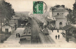 FONTAINEBLEAU - Intérieur De La Gare, Vue Du Pont Du Chemin De Fer - Fontainebleau