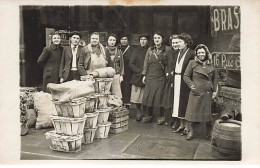 Carte Photo à Identifier - Hommes Et Femmes Près De Cagettes - Despreaux - Da Identificare