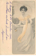 Jeune Femme Tenant Une Rose Accoudée à Un Balcon - Femmes