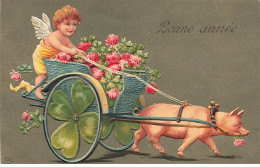 Carte Gaufrée - Bonne Année - Ange Dans Une Charrette Tirée Par Un Cochon - Nouvel An