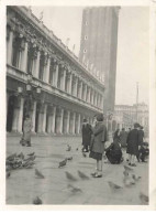Italie - VENISE - Touristes Sur La Place Saint-Marc - Photo Format  8 X 11 Cm - Venezia (Venice)