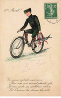 Carte 1er Avril - Ce Jeune Cycliste Amoureux... Homme à Vélo Avec Un Poisson - 1 De April (pescado De Abril)