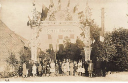 Carte-Photo à Localiser - Assemblée Sous Une Arche - Soyez Les Bienvenus - To Identify