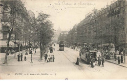 PARIS XIII - L'Avenue Des Gobelins - Un Tram Tiré Par Des Chevaux - District 13