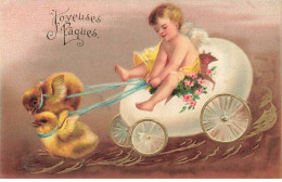 Carte Gaufrée - Clapsaddle - Joyeuses Pâques - Ange Assis Sur Un Âuf Tiré Par Des Poussins - Pascua