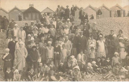 Carte-Photo - LE TREPORT - Groupe De Personnes Sur La Plage - Le Treport