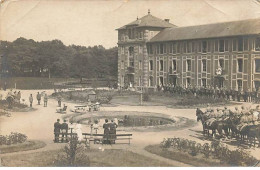 Carte Photo - LE VESINET - Cérémonie Avec Des Militaires Sur Leur Monture - Le Vésinet