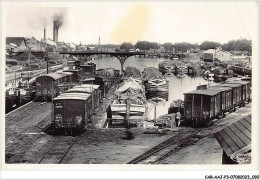 CAR-AAJP3-42-0225 - ROANNE - Le Port - Péniches, Trains - Roanne