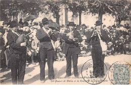 44  .  N° 203237 .   NANTES   .  LES JOUEURS  DE BINIOU ET DE BOMBARDE - Nantes