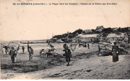 44 - LA BERNERIE - SAN24220 - La Plage Vers Les Falaises - Retour De La Pêche Aux Crevettes - La Bernerie-en-Retz